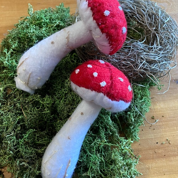 Christmas Mushroom decoration hand crafted and embroidered - Picture 3 of 4